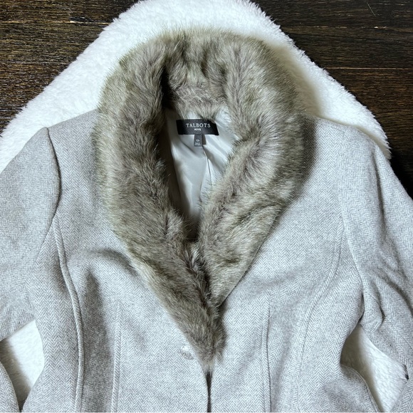 Talbots Petite Gray Wool Blend Classic Shetland Blazer with Fur Trim - Picture 5 of 13